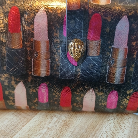 🔹️Kurt Geiger🔹️  💕RARE💕 Black and Multicolor Lipstick Print Clutch - Picture 5 of 13